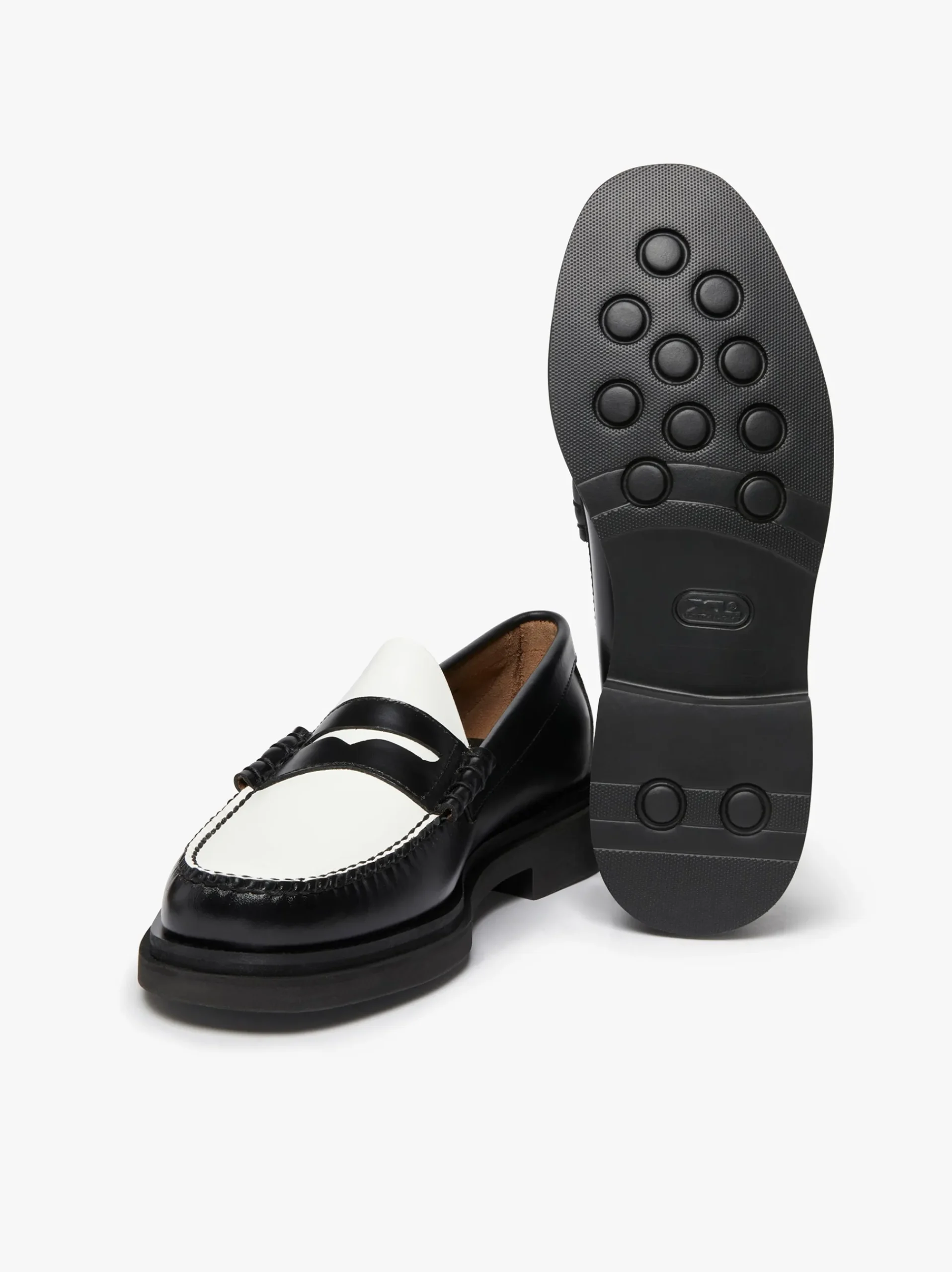 Outlet G.H.BASS Weejuns Step Larson Penny Loafers Black & White Leather